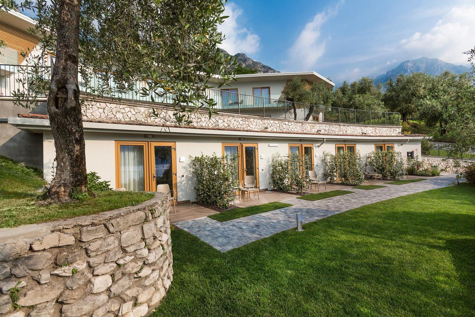 Hotel Atilius - Adults Only Limone sul Garda Luaran gambar