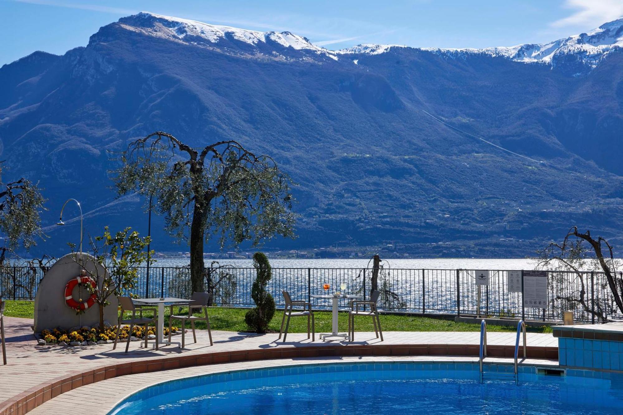 Hotel Atilius - Adults Only Limone sul Garda Luaran gambar