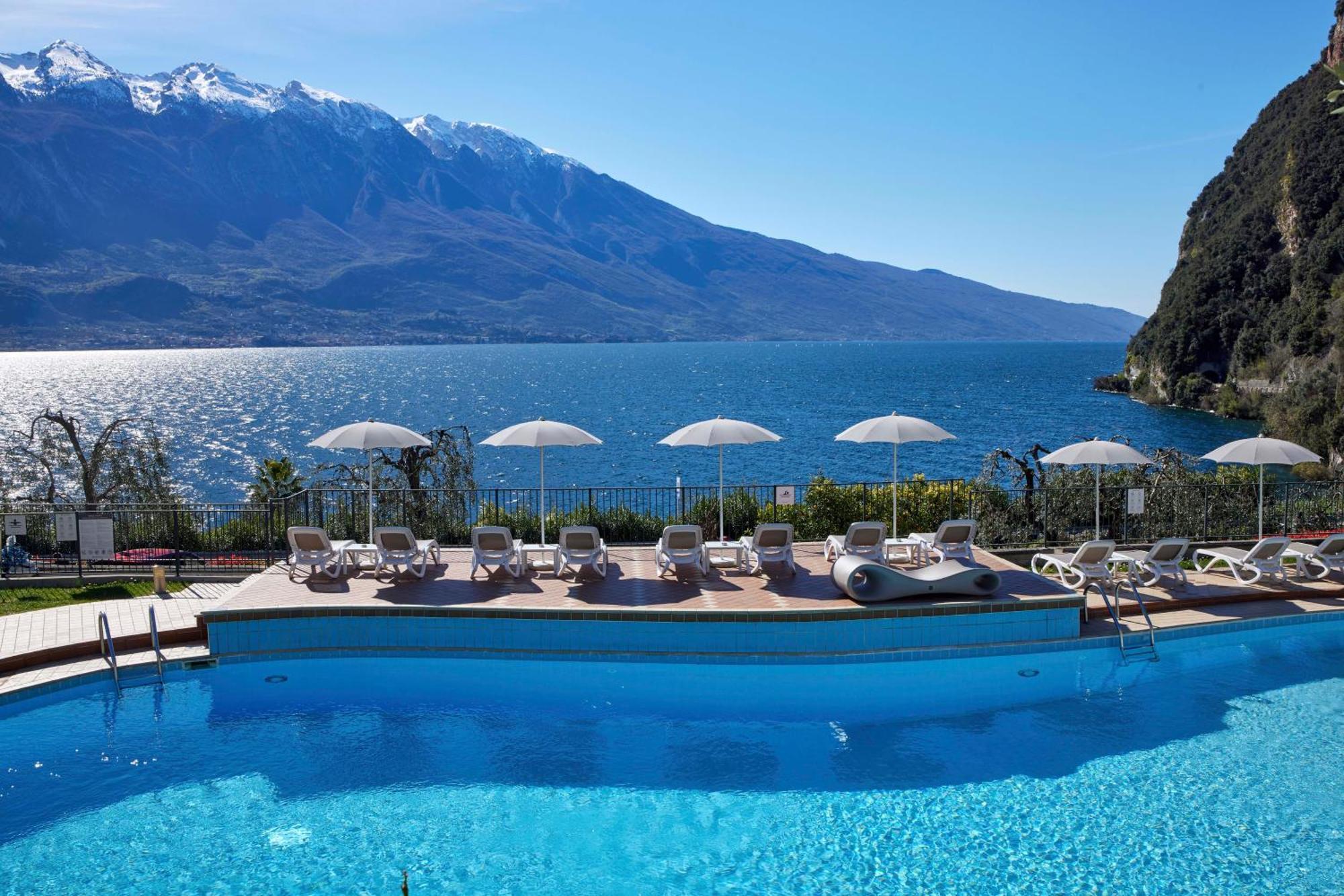 Hotel Atilius - Adults Only Limone sul Garda Luaran gambar