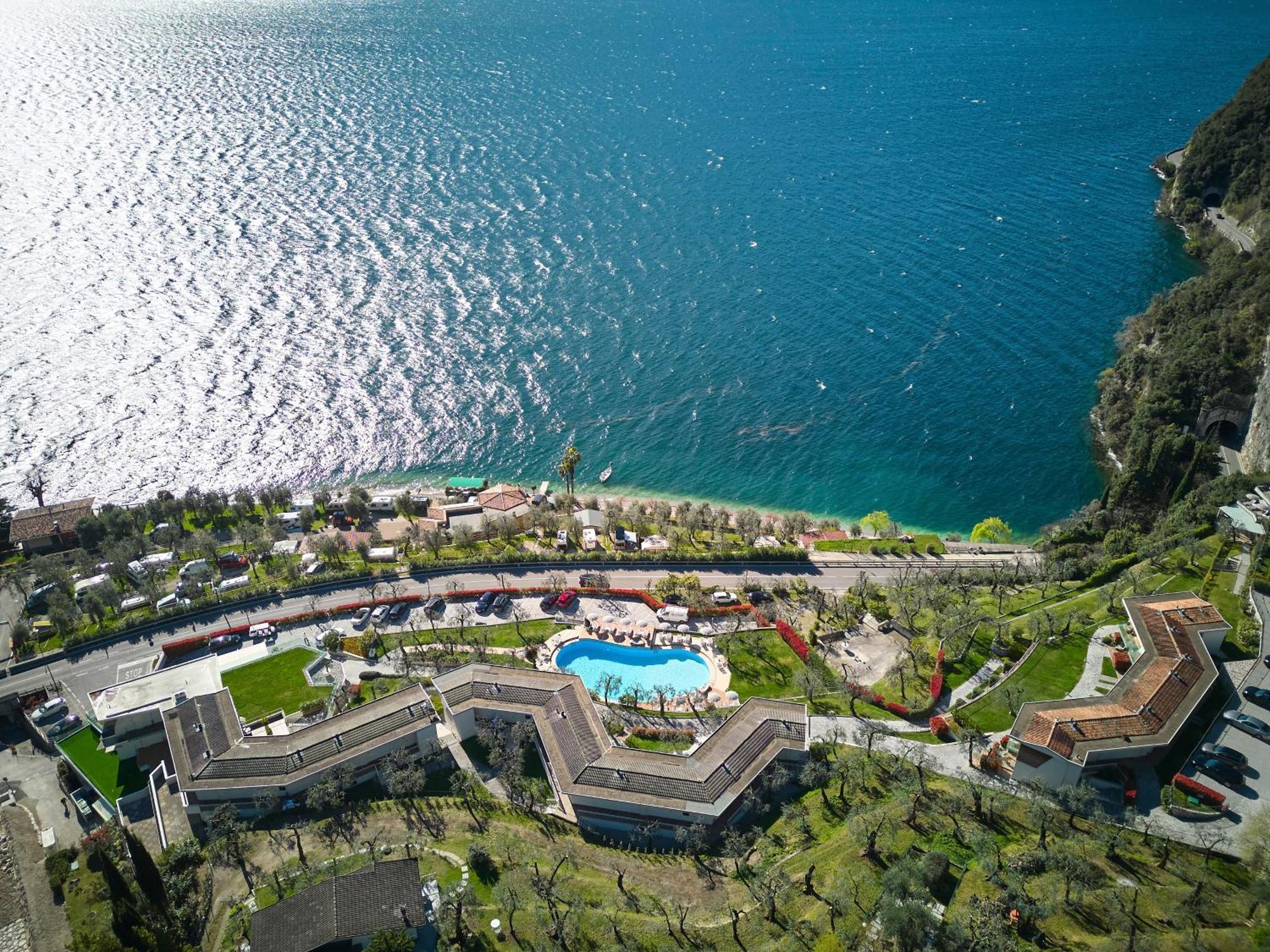 Hotel Atilius - Adults Only Limone sul Garda Luaran gambar