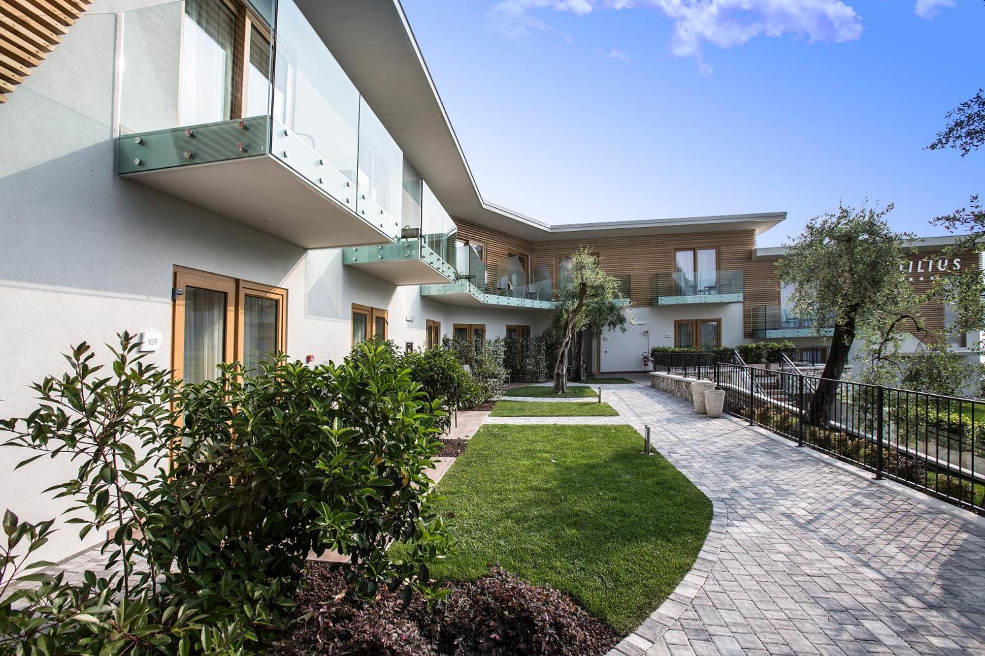 Hotel Atilius - Adults Only Limone sul Garda Luaran gambar