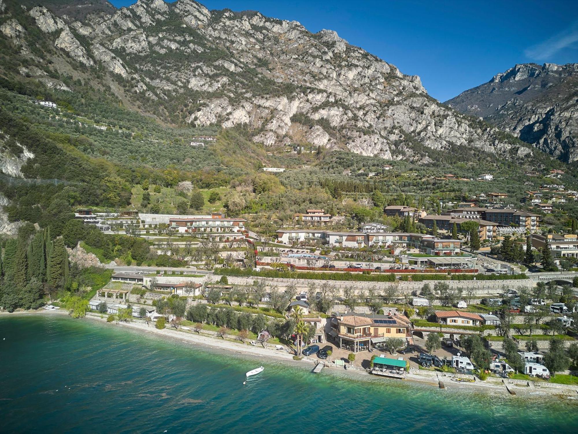 Hotel Atilius - Adults Only Limone sul Garda Luaran gambar